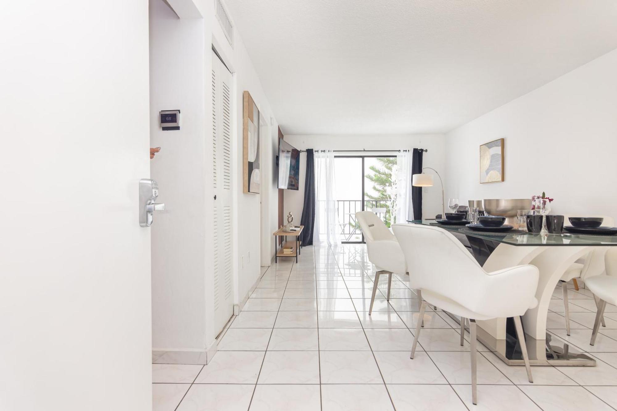 One Bedroom Apartment - With Parking & Balcony - Heart Of Wynwood Miami Extérieur photo