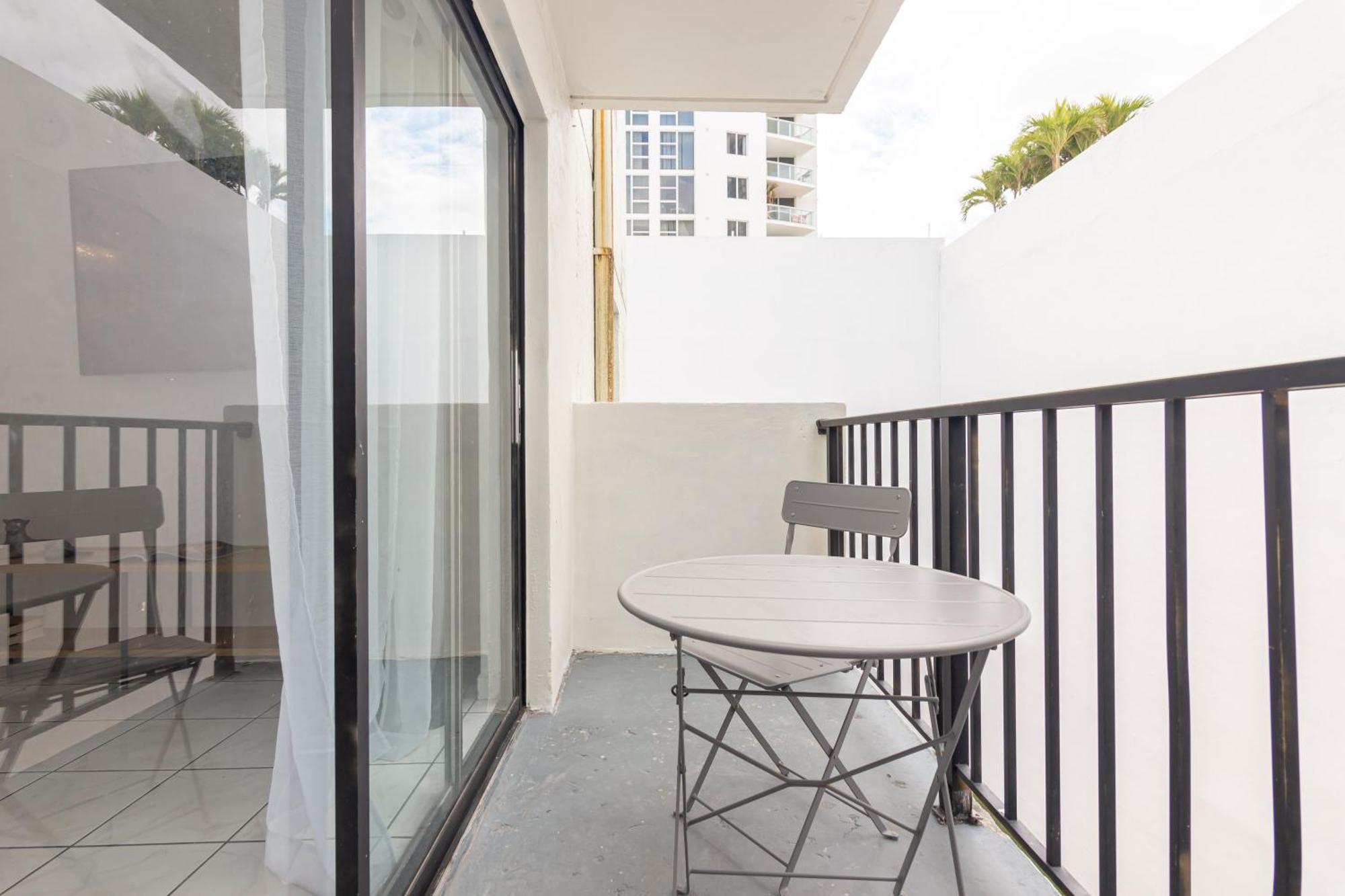 One Bedroom Apartment - With Parking & Balcony - Heart Of Wynwood Miami Extérieur photo